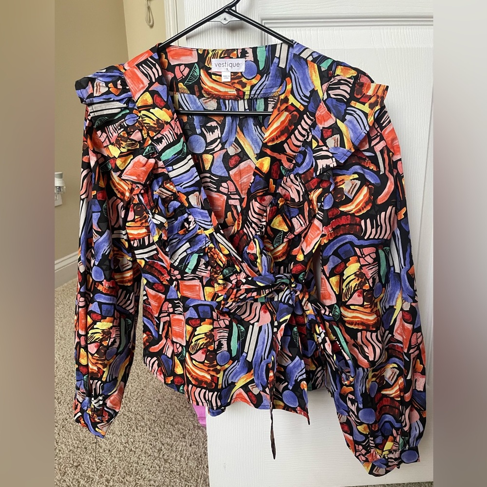 Vestique retro print wrap top